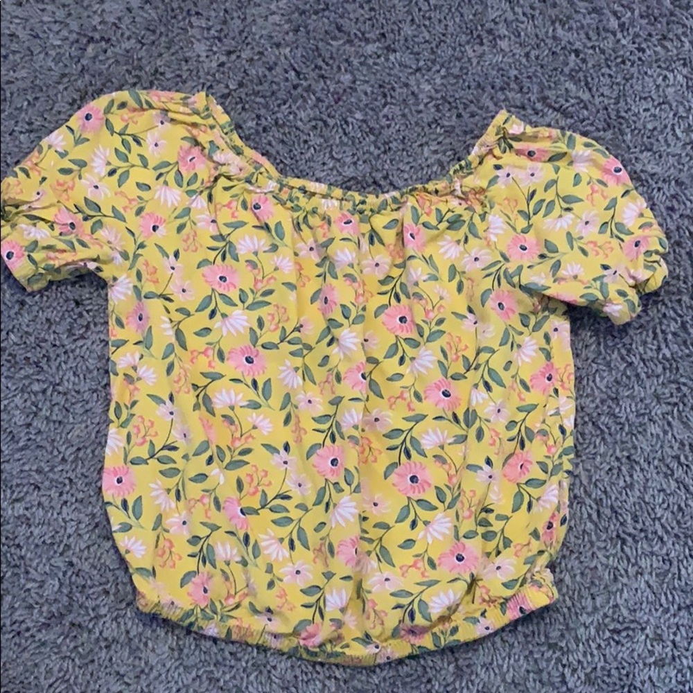 Oshkosh off scoop neck top🐣
